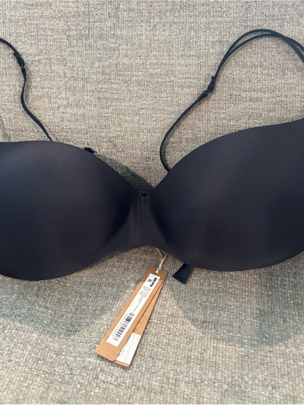 SKIMS Black Onyx Wireless Form Lightly lined plunge Bra micro straps 36DD
